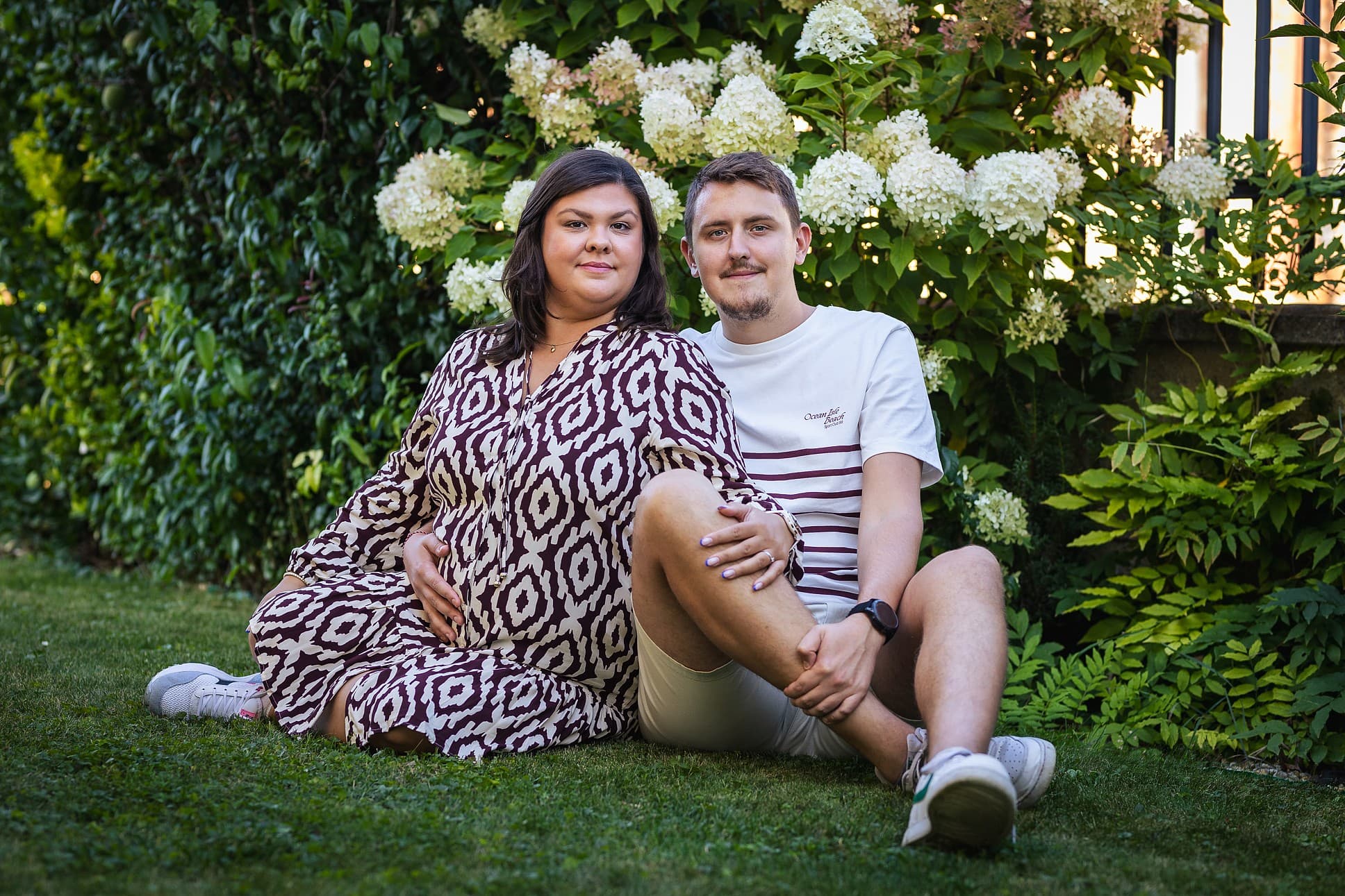 Karolína a Alexandr v zahradě